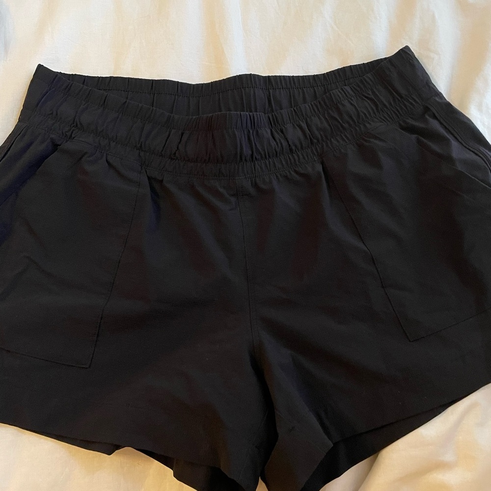 gapfit drifit black women’s shorts, size large